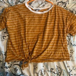 The CUTEST cropped tee